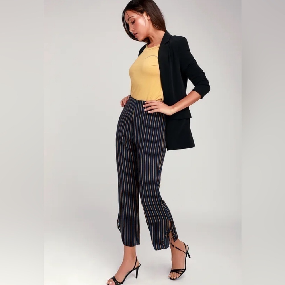 Lulus Navy Campbell Striped Cropped Pants.  Size Medium